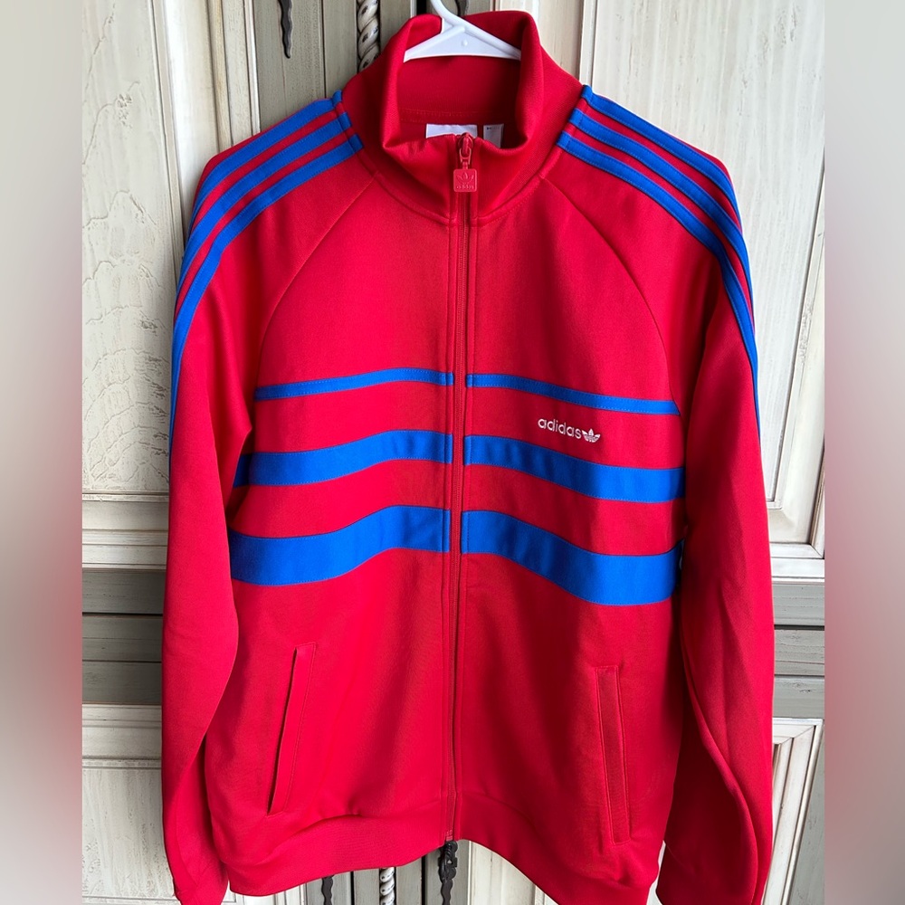 Men’s Adidas Full Zip Track Jacket NWT
Size M 70/30 Poly/Cotton